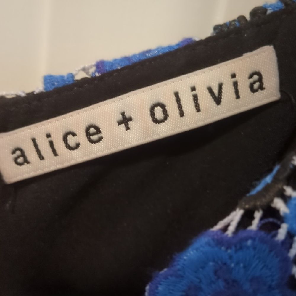 Alice and Olivia Guipure Lace Sheath dress - Picture 5 of 9